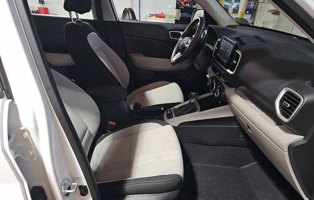 2026 HYUNDAI VENUE SEL 5