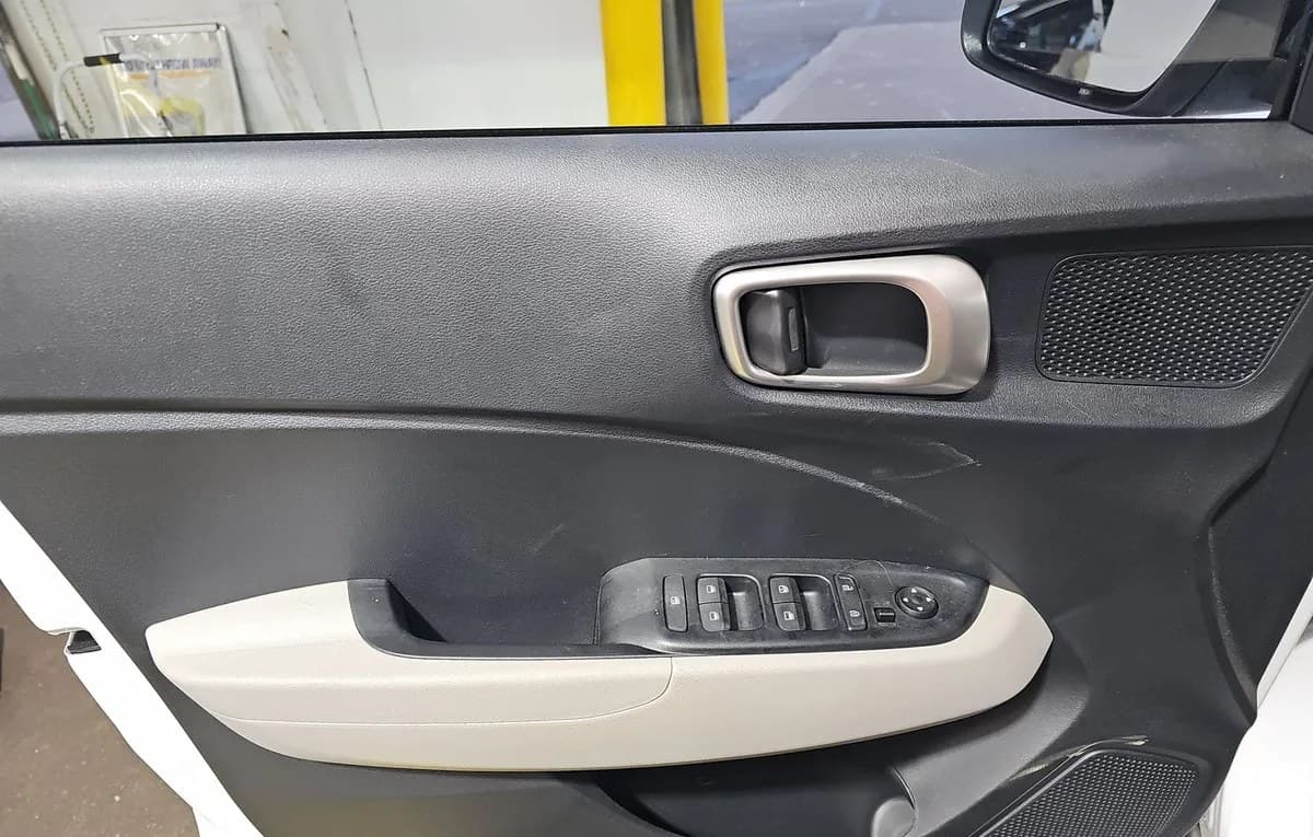 2026 HYUNDAI VENUE SEL 6