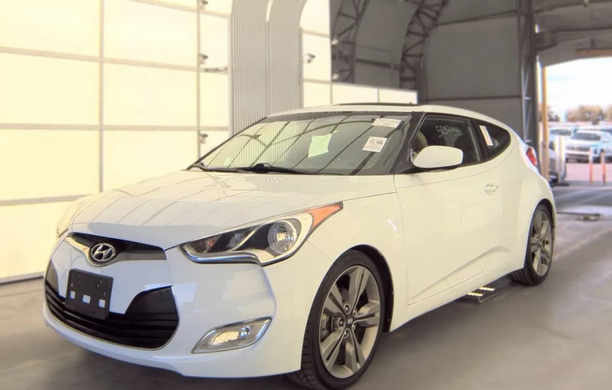 2017 HYUNDAI VELOSTER VALUE EDITION 2