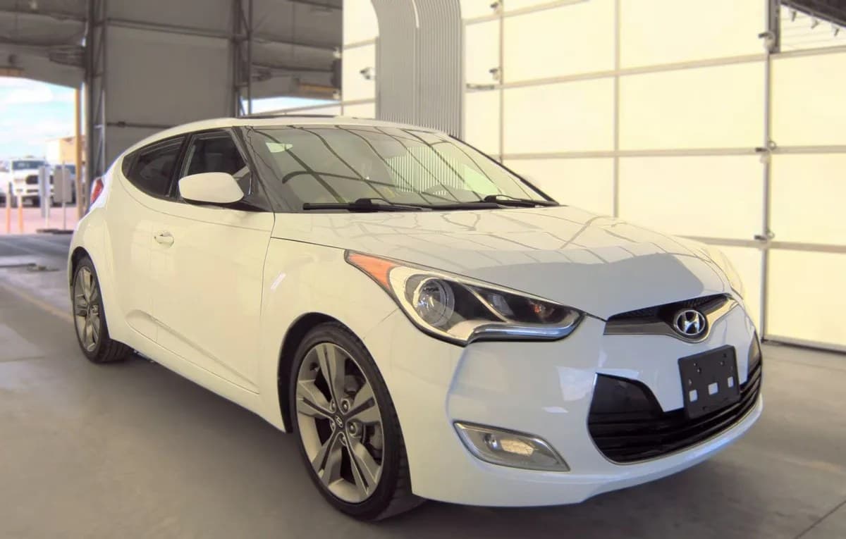 2017 HYUNDAI VELOSTER VALUE EDITION 4