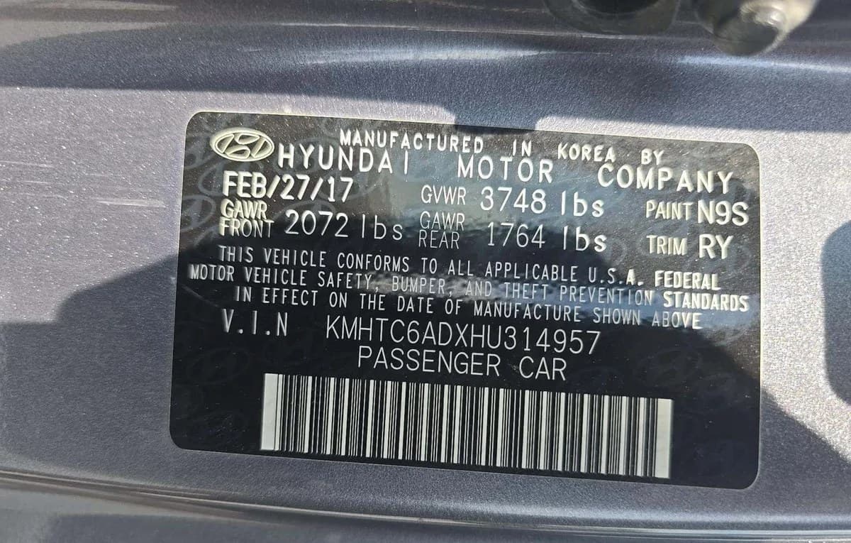 2017 HYUNDAI VELOSTER Base 3