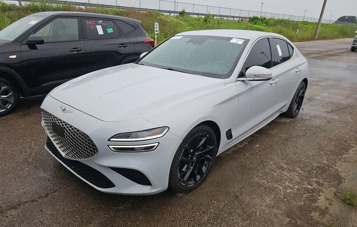 2022 GENESIS G70 2.0T Standard 2