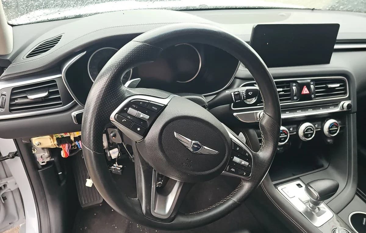 2022 GENESIS G70 2.0T Standard 7