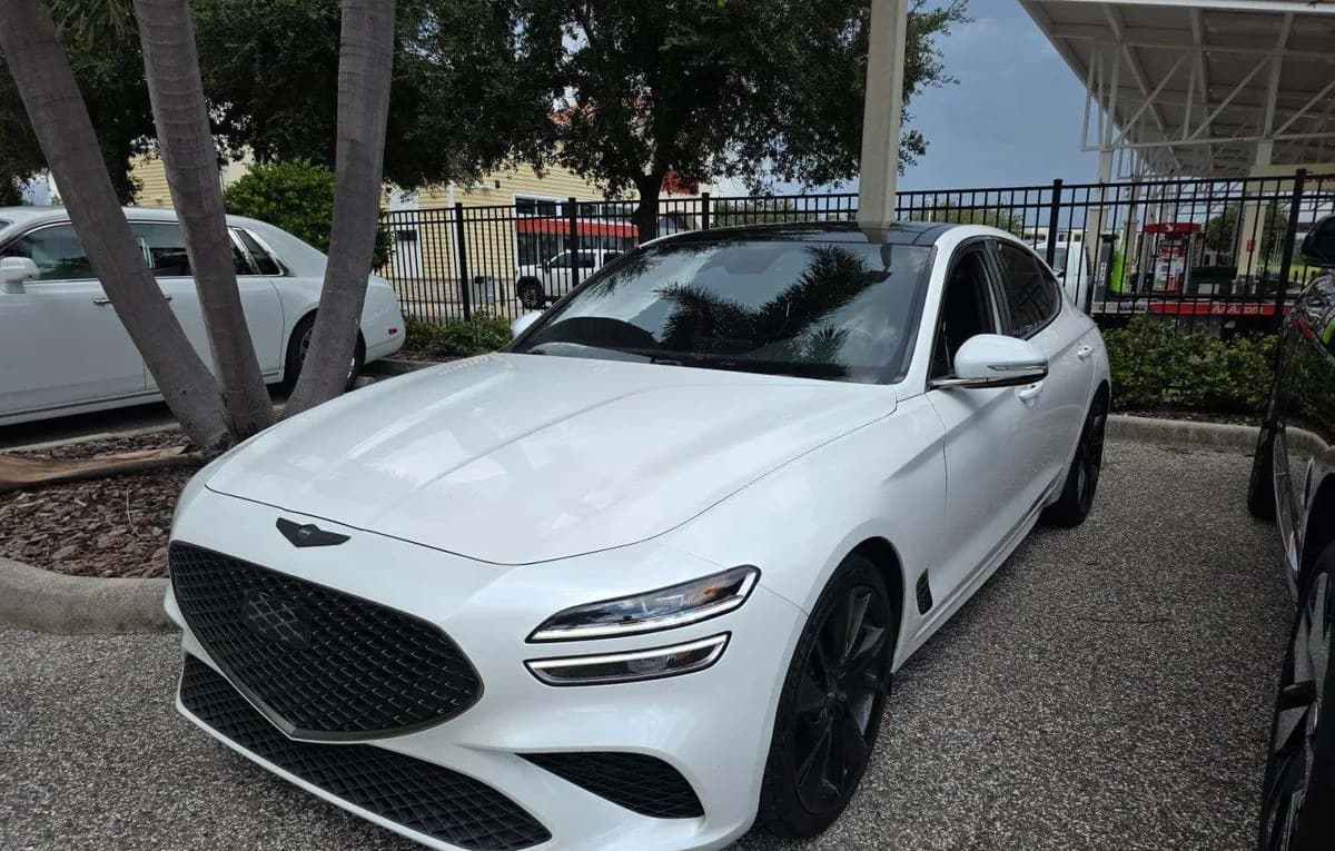 2022 GENESIS G70 3.3T Standard 2