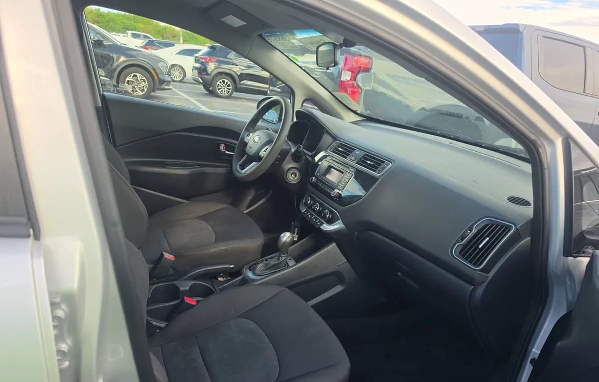2017 KIA RIO LX 4