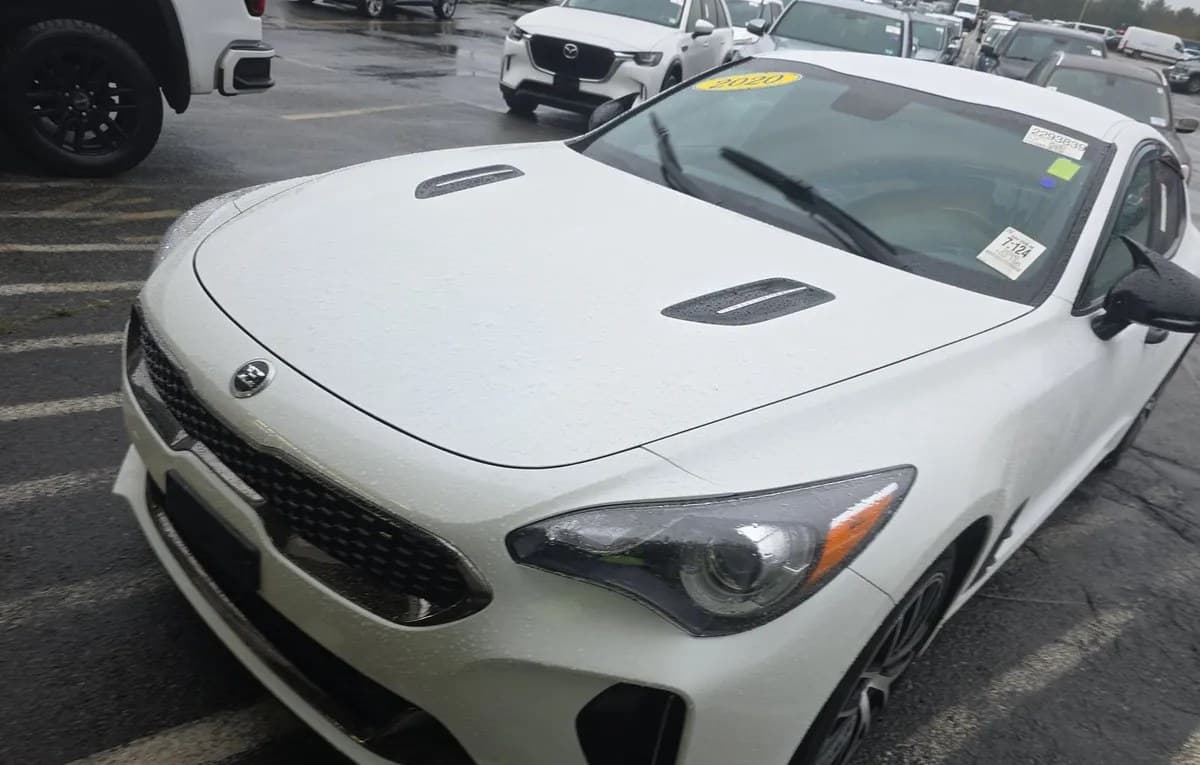2020 KIA STINGER GT-Line 2