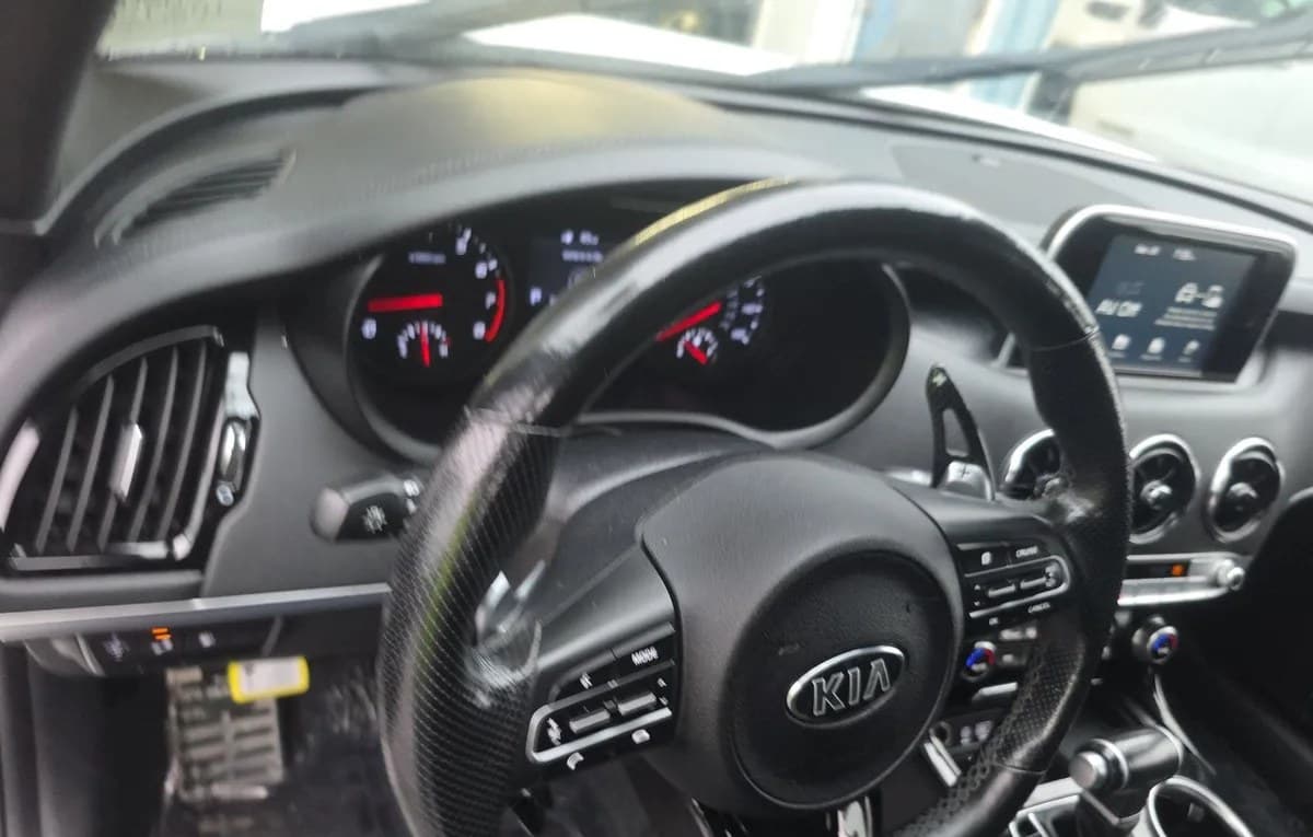 2020 KIA STINGER GT-Line 7