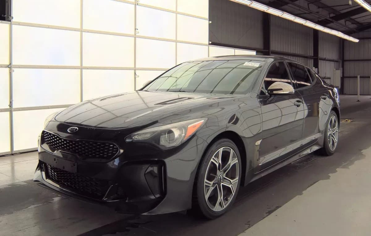 2020 KIA STINGER GT-Line 2