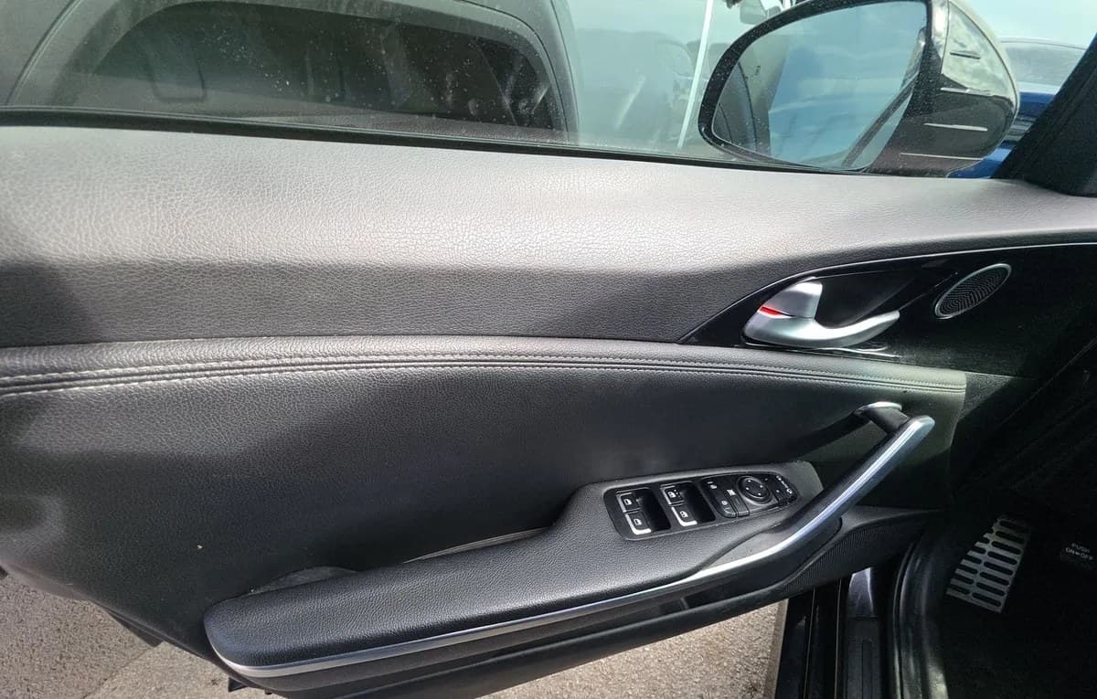 2020 KIA STINGER GT-Line 6