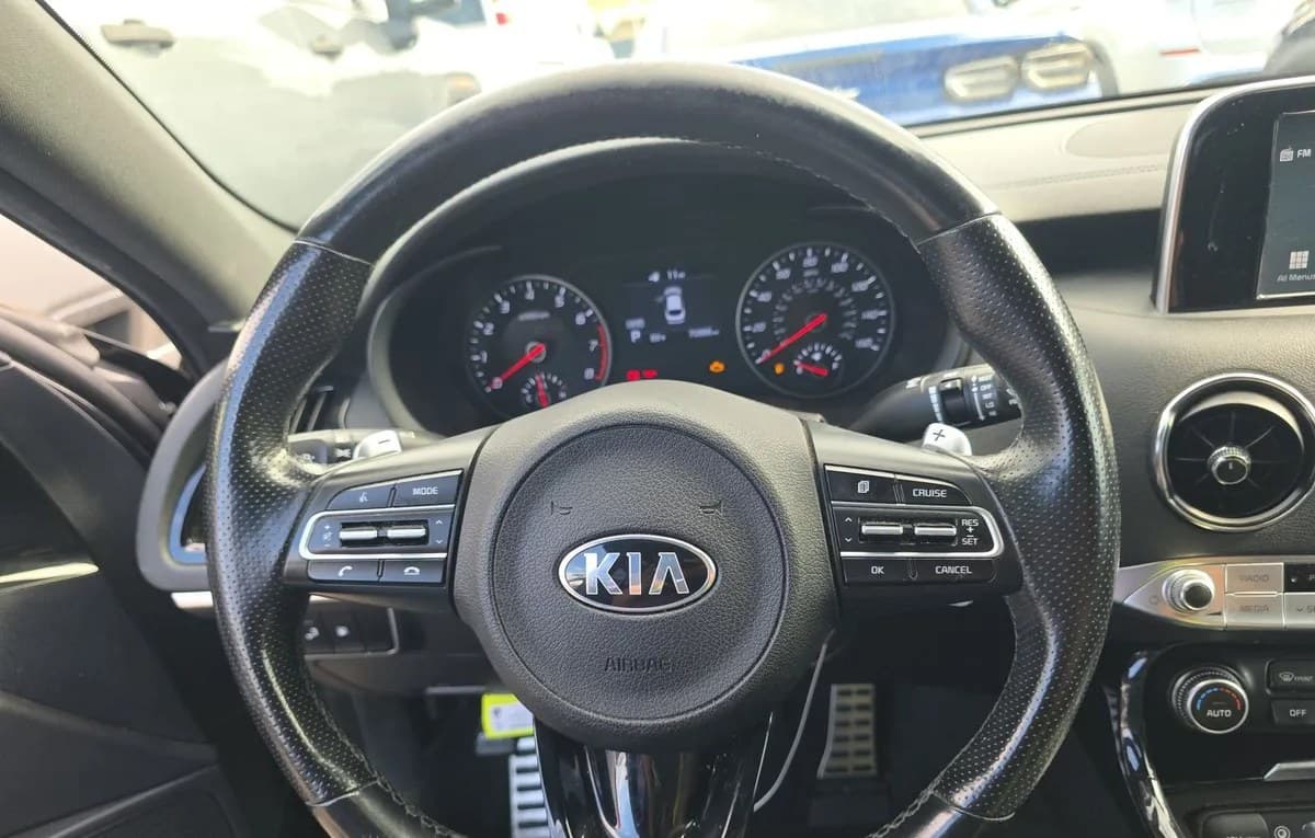 2020 KIA STINGER GT-Line 7