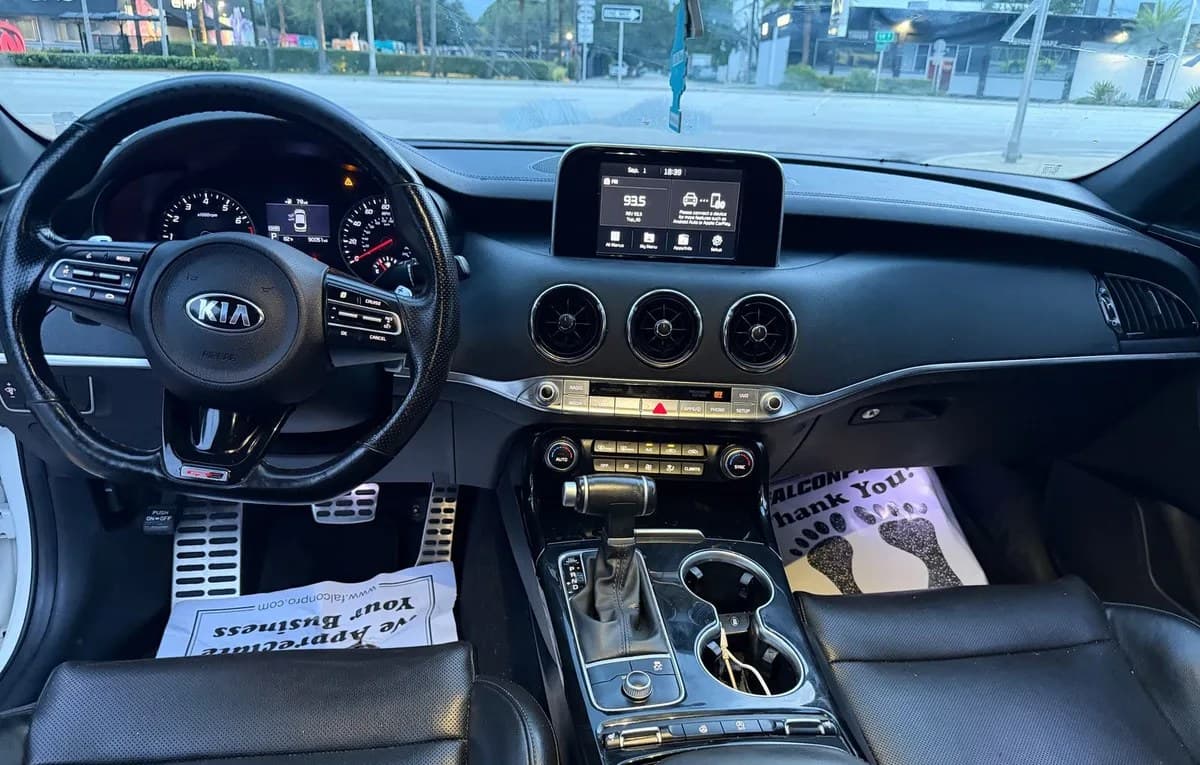 2020 KIA STINGER GT-LINE 6