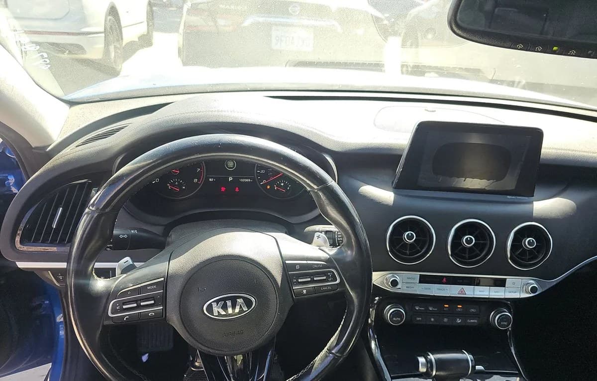 2018 KIA STINGER Premium 7