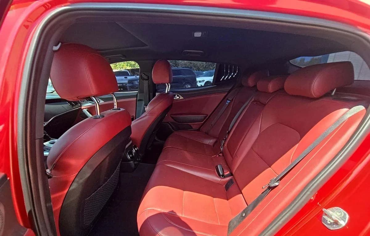 2018 KIA STINGER GT1 7