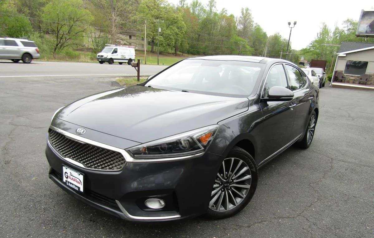 2017 KIA CADENZA Premium 2