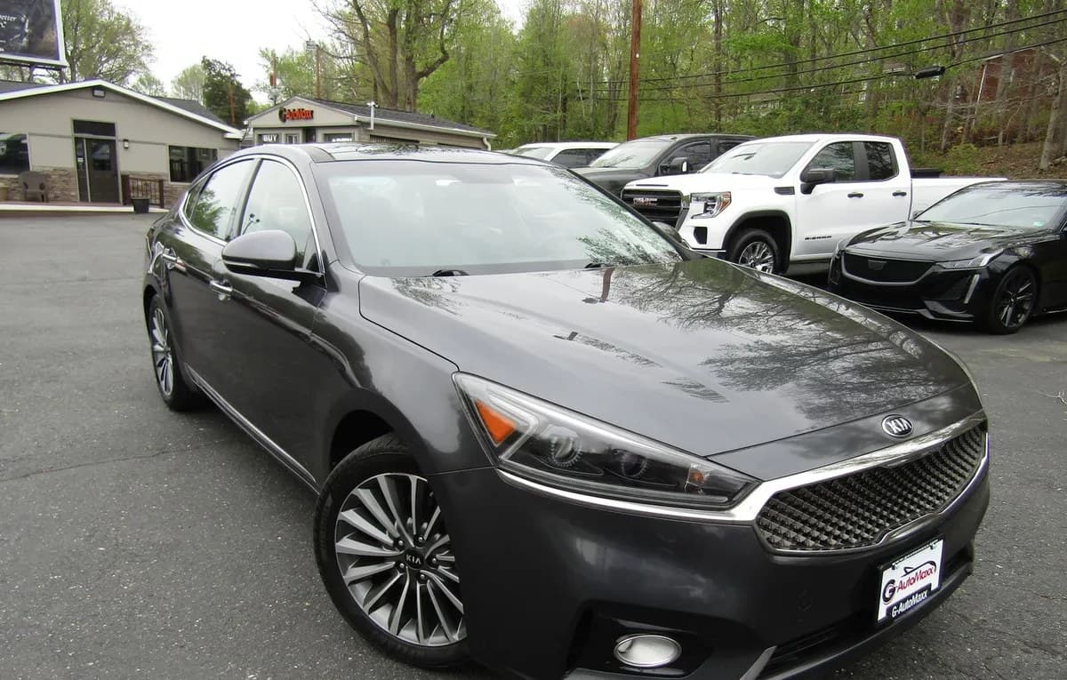 2017 KIA CADENZA Premium 4