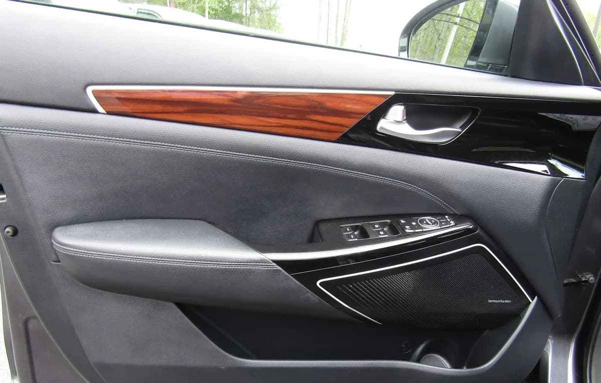 2017 KIA CADENZA Premium 6