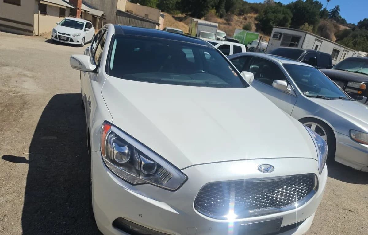 2017 KIA K900 Premium 2