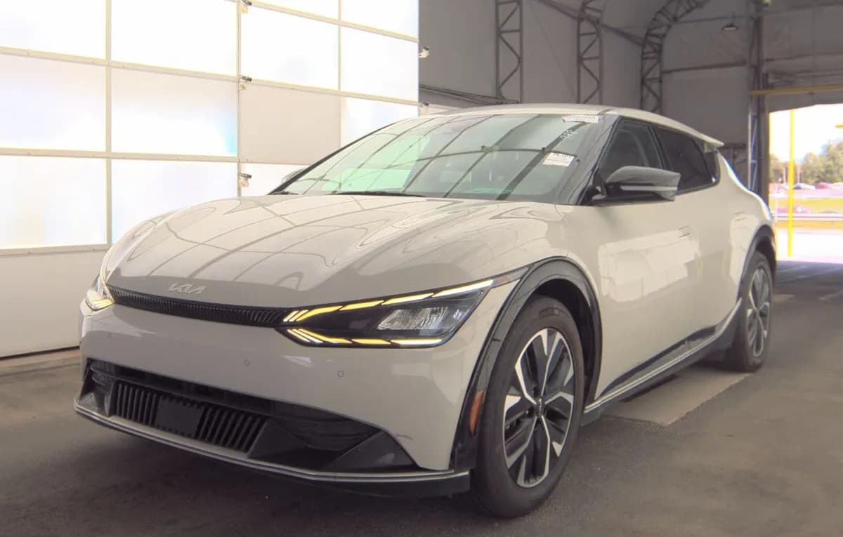 2022 KIA EV6 Wind 2