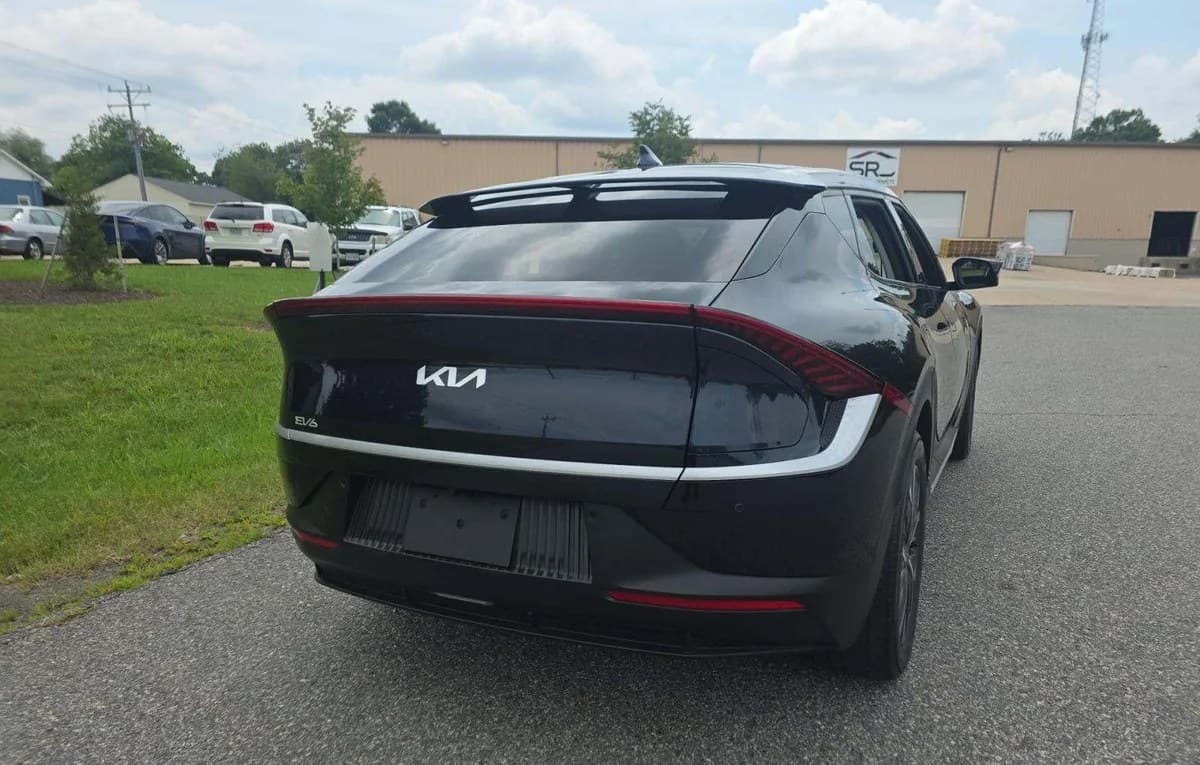 2022 KIA EV6 Light 4