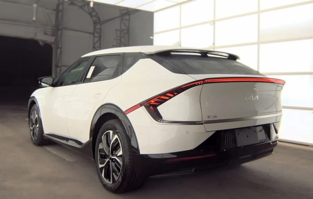 2023 KIA EV6 Wind 5