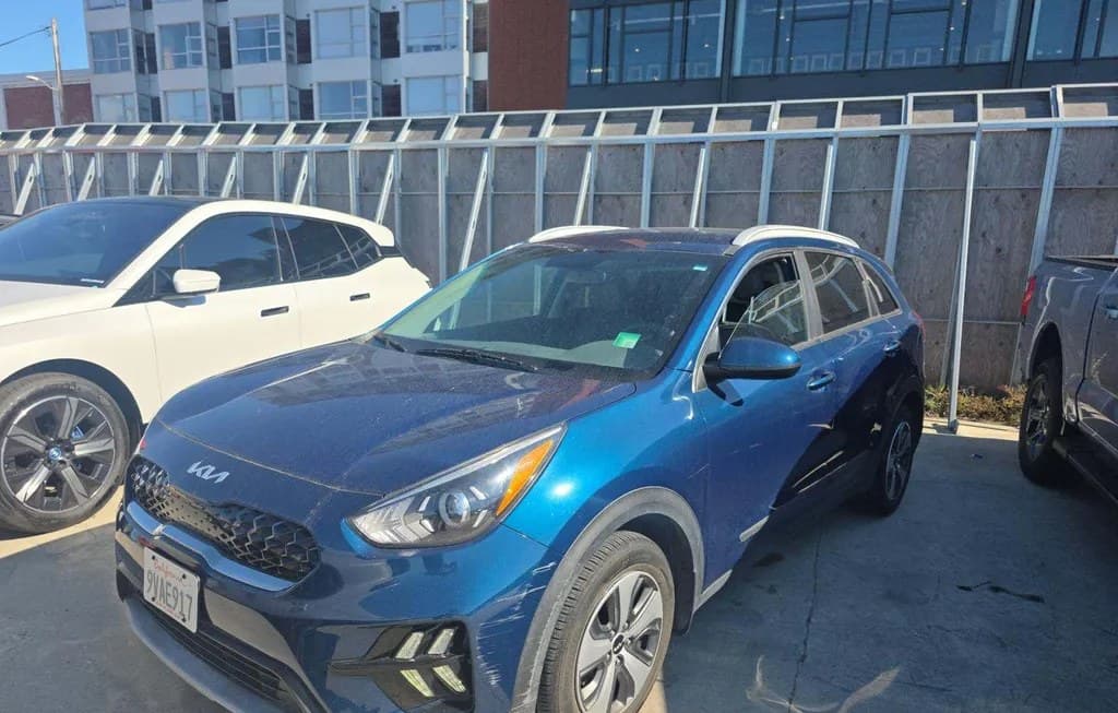2022 KIA NIRO LX