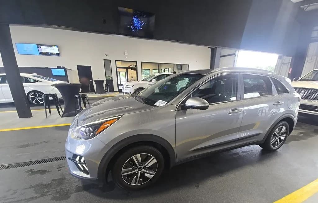 2022 KIA NIRO LXS