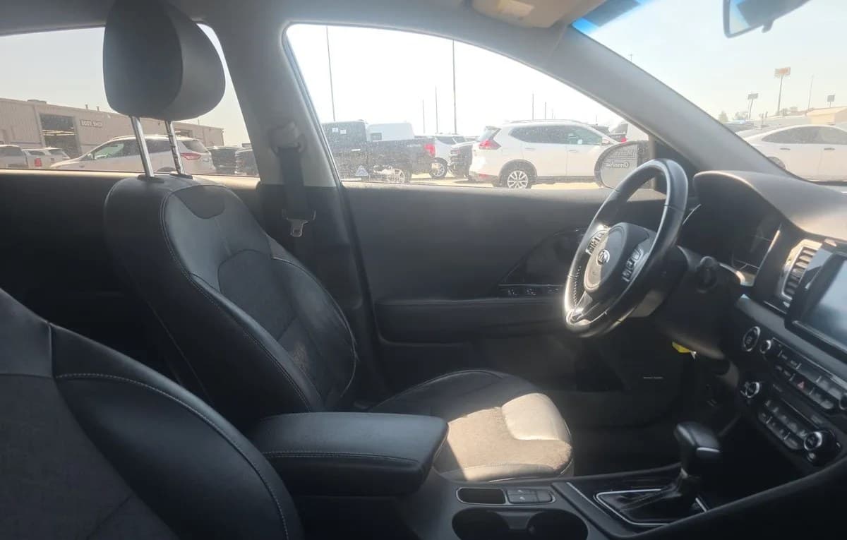 2017 KIA NIRO TOURING LAUNCH EDITION 5