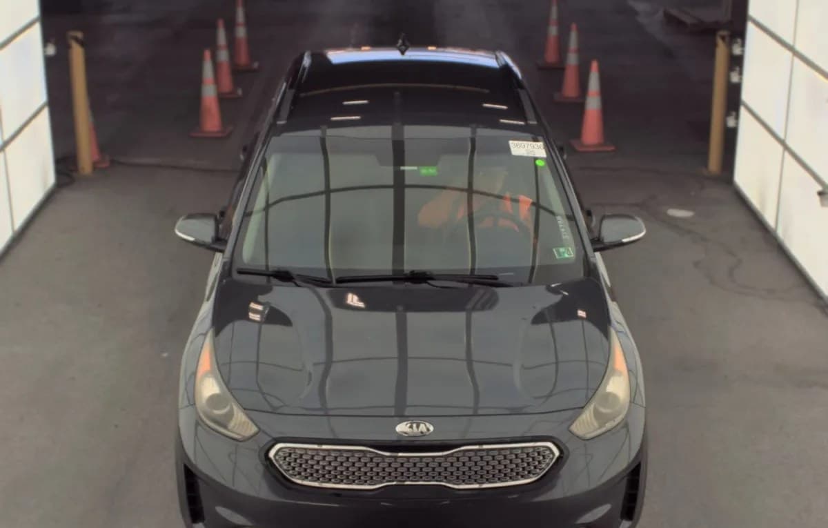 2018 KIA NIRO EX 3