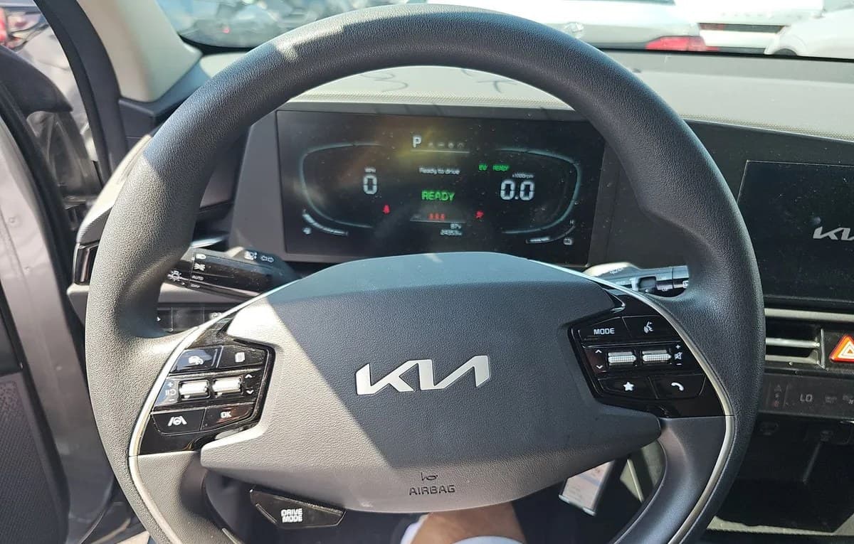 2025 KIA NIRO LX 7