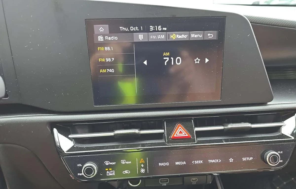 2025 KIA NIRO LX 7