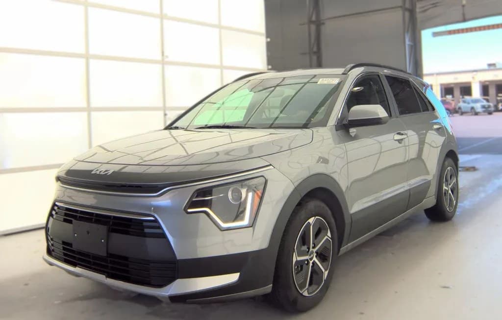 2025 KIA NIRO LX