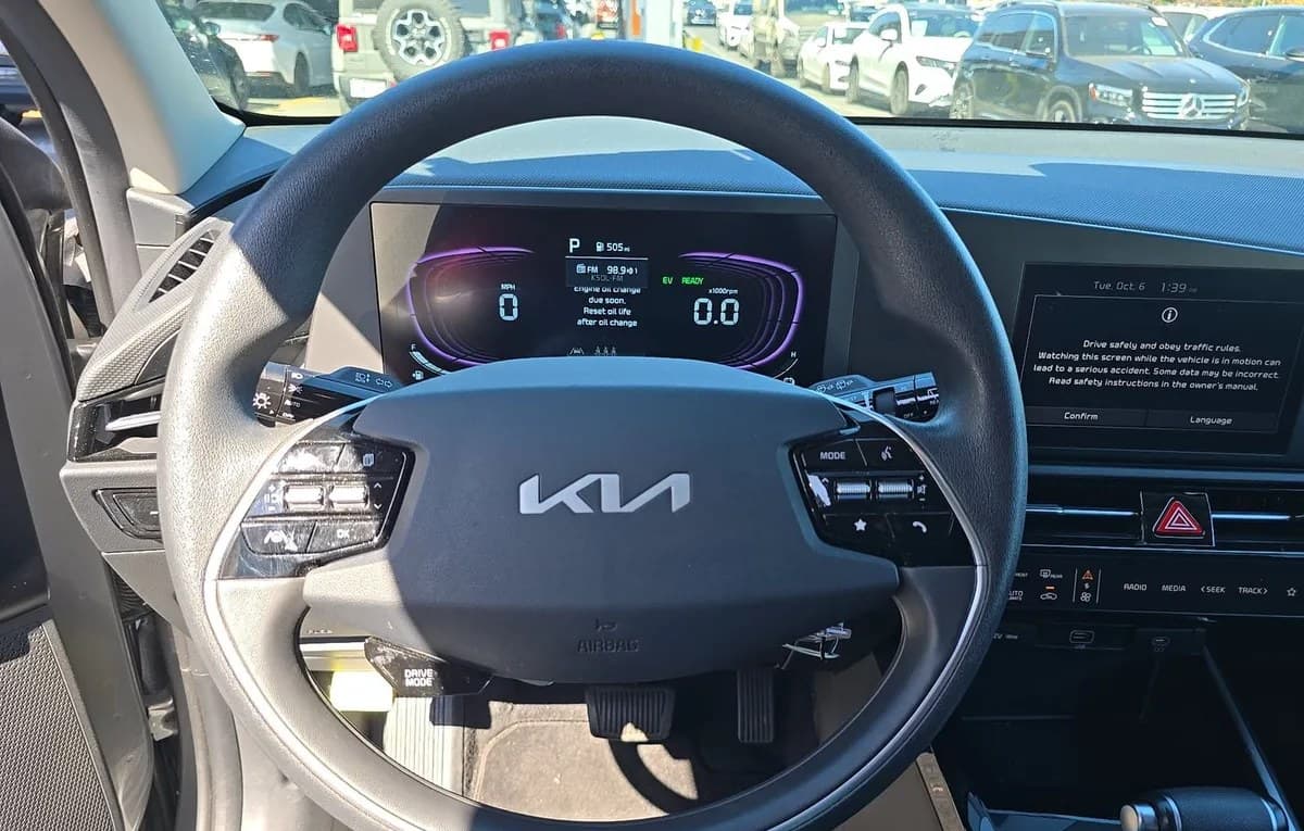 2025 KIA NIRO LX 7