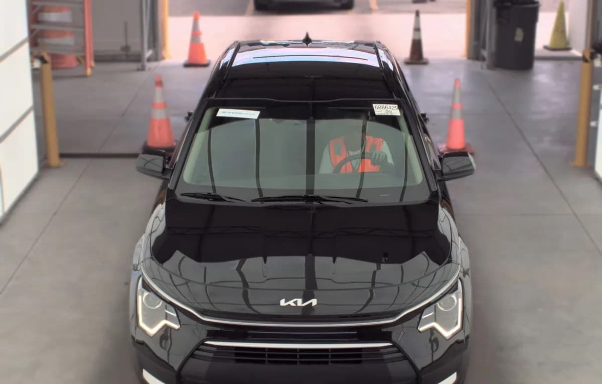 2025 KIA NIRO LX 3