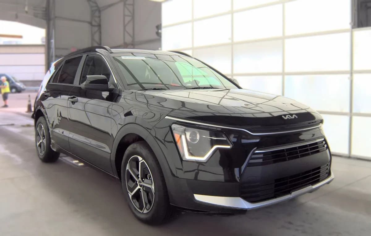 2025 KIA NIRO LX 4