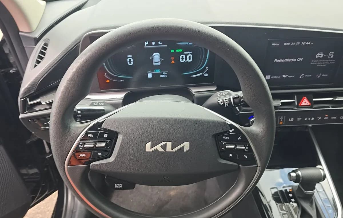 2025 KIA NIRO LX 7
