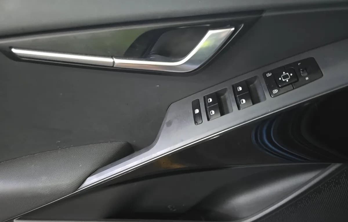 2024 KIA NIRO EV Wind 6