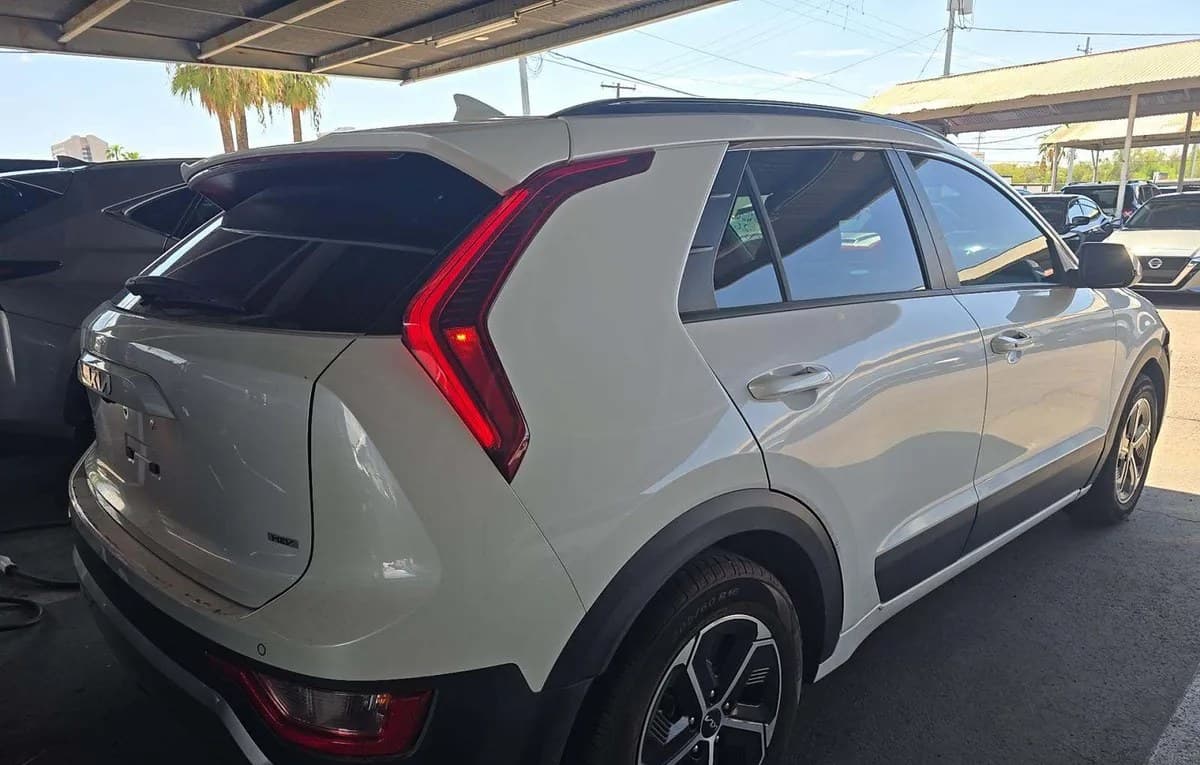 2023 KIA NIRO EX 4