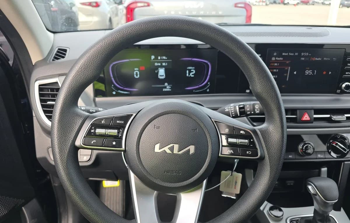 2026 KIA SELTOS LX 7