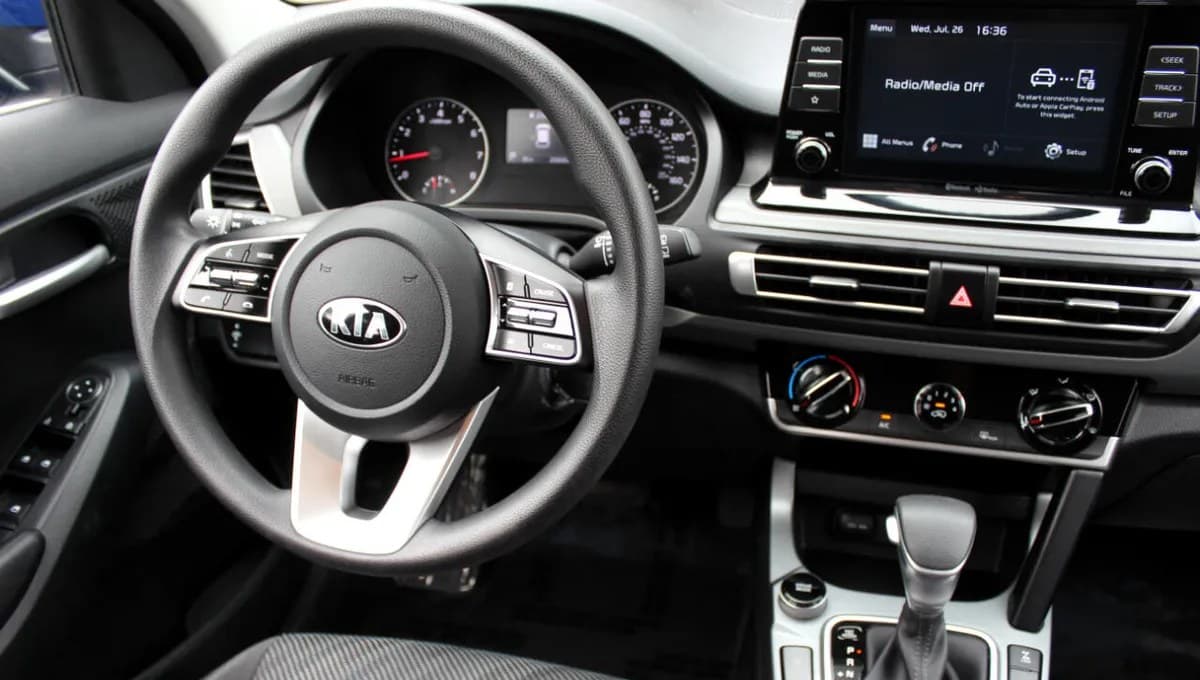 2021 KIA SELTOS LX 4