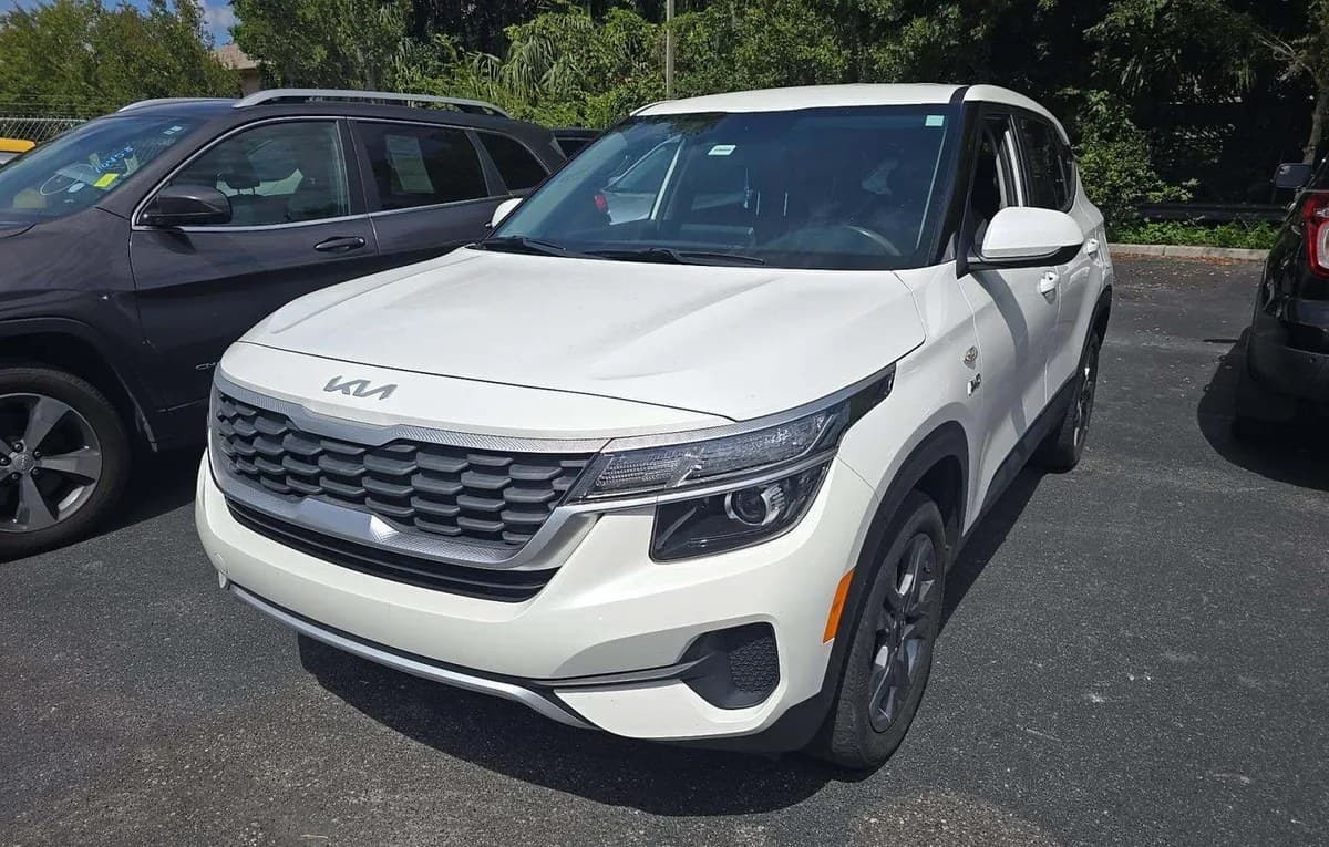 2023 KIA SELTOS LX 2