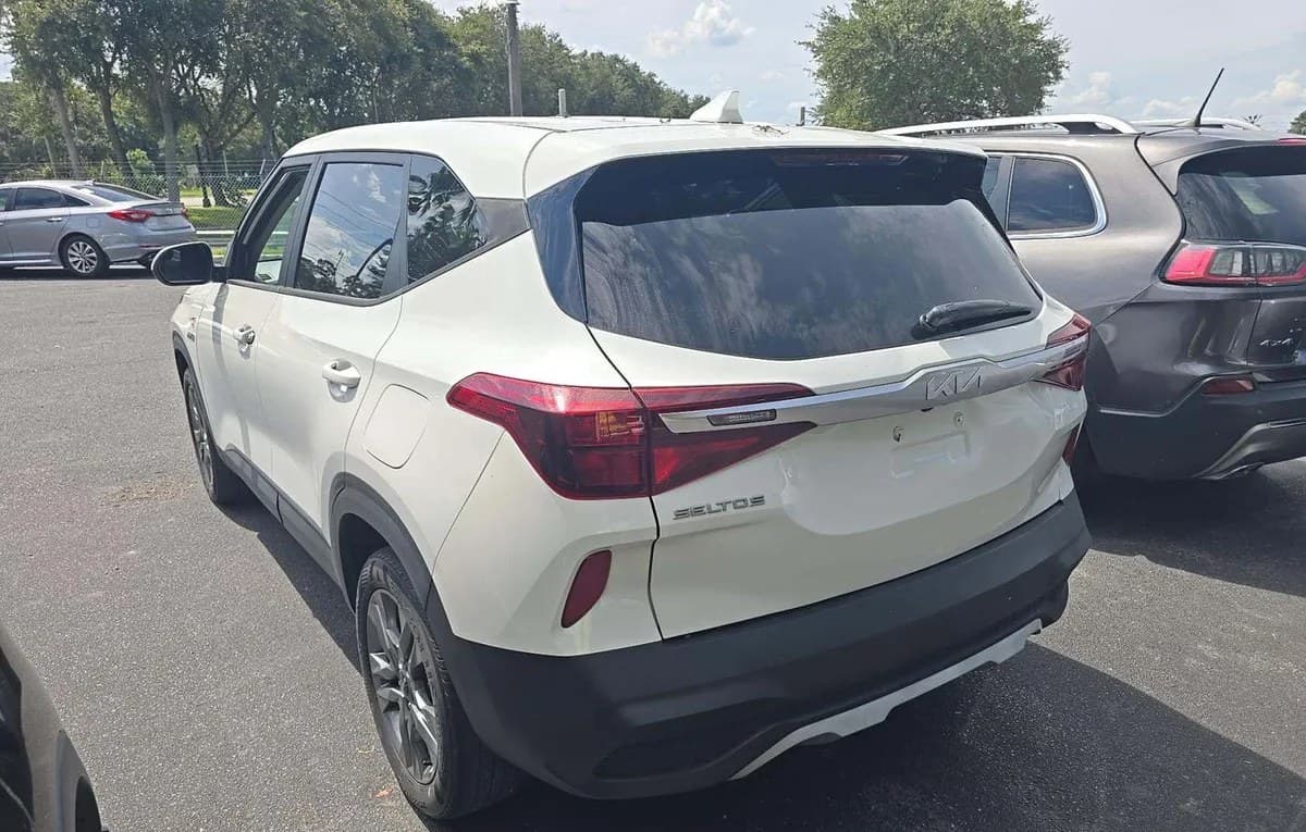 2023 KIA SELTOS LX 3