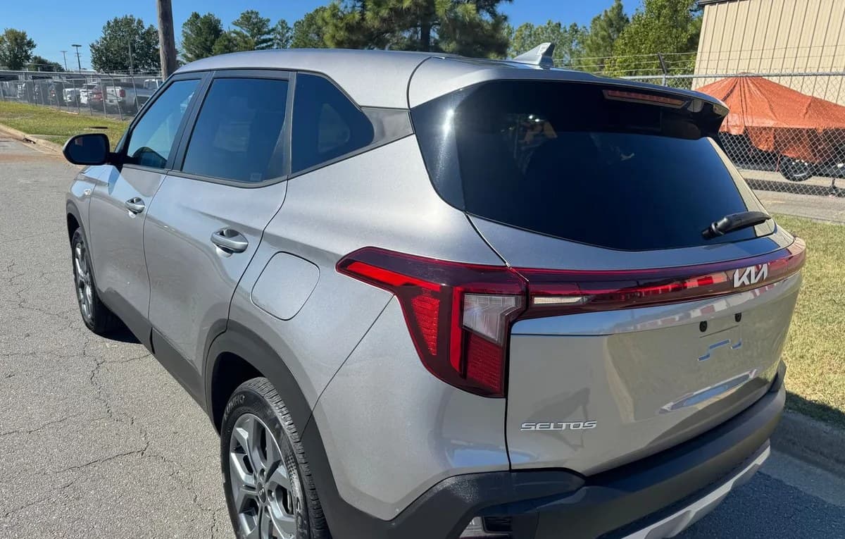 2026 KIA SELTOS LX 5
