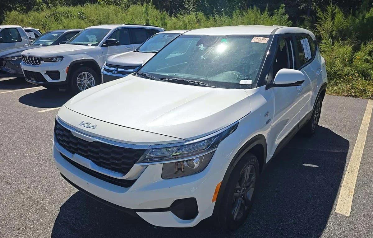 2023 KIA SELTOS LX 2