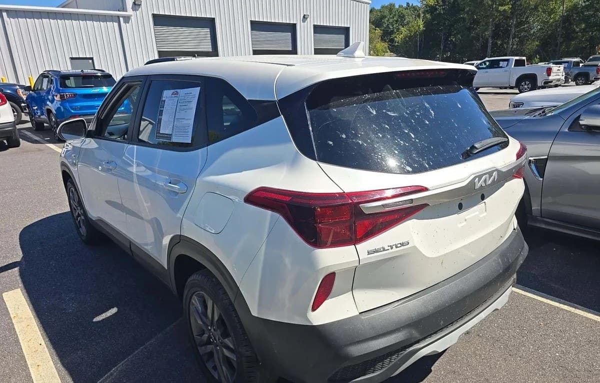 2023 KIA SELTOS LX 3