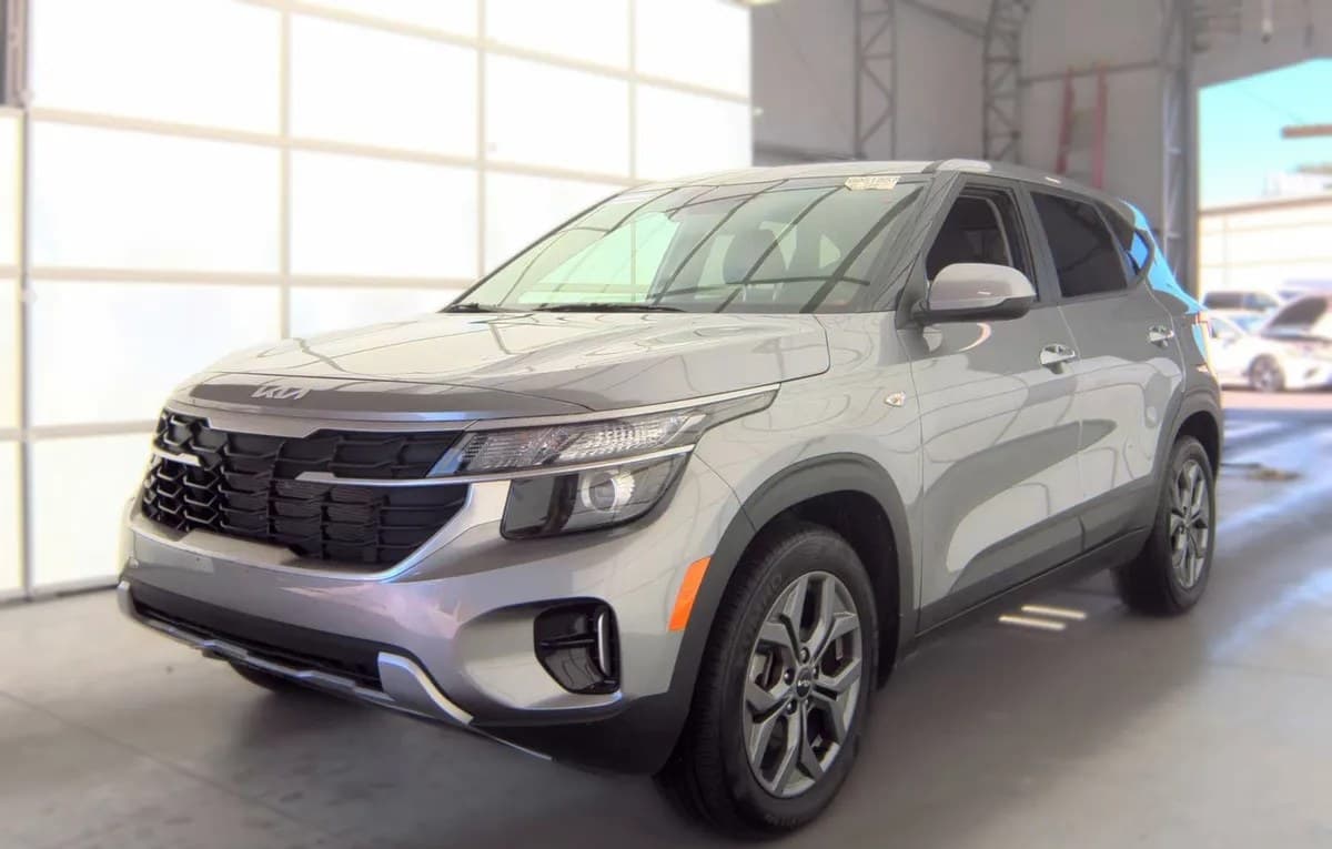 2024 KIA SELTOS LX 2
