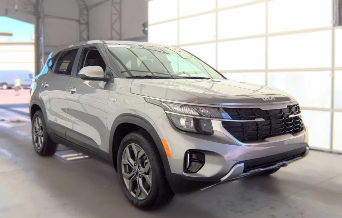 2024 KIA SELTOS LX 4