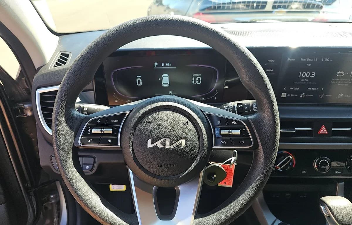 2024 KIA SELTOS LX 7