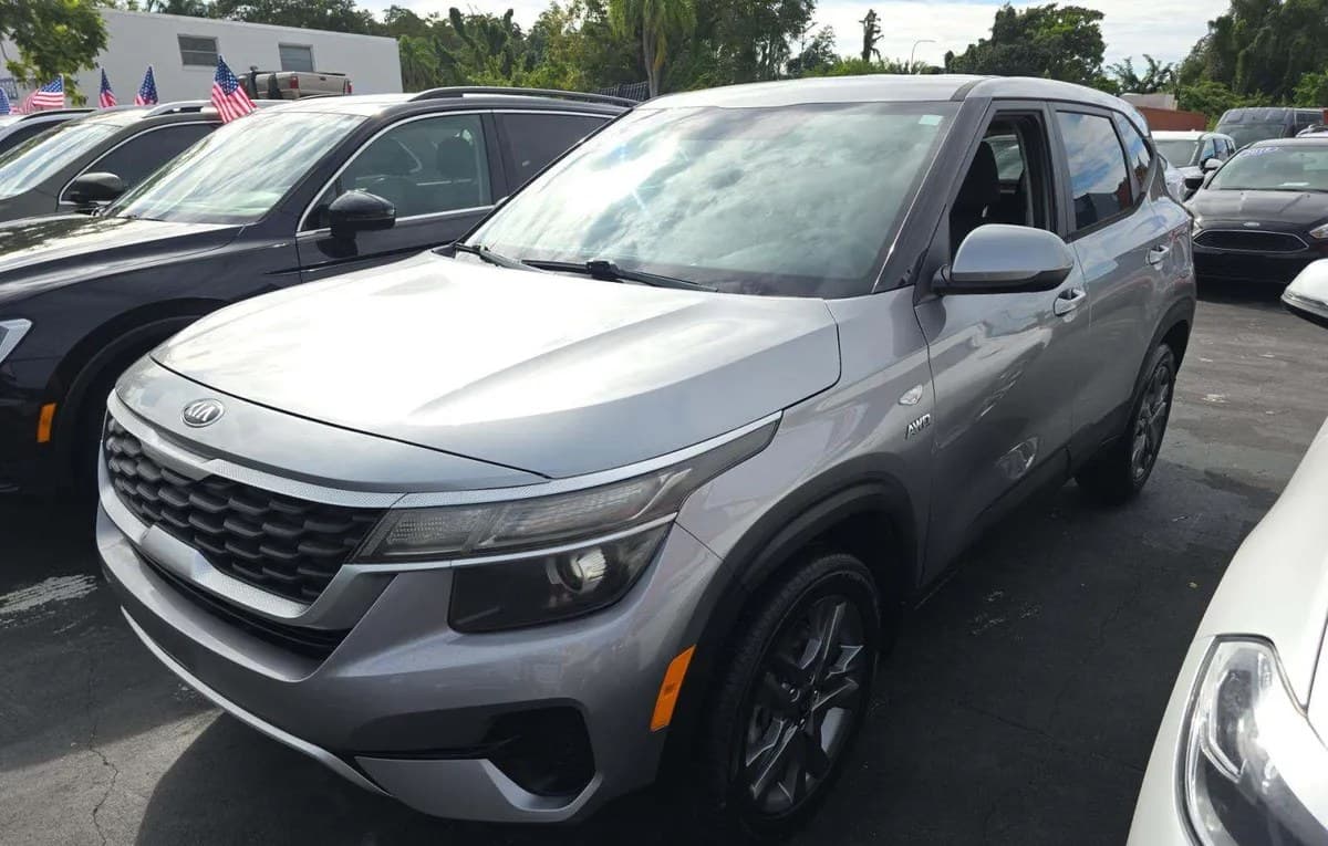 2021 KIA SELTOS LX 2