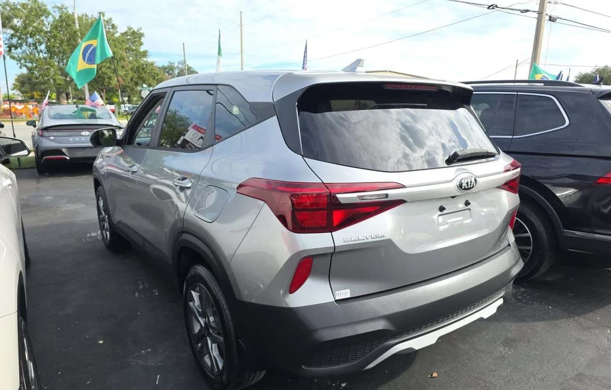 2021 KIA SELTOS LX 3