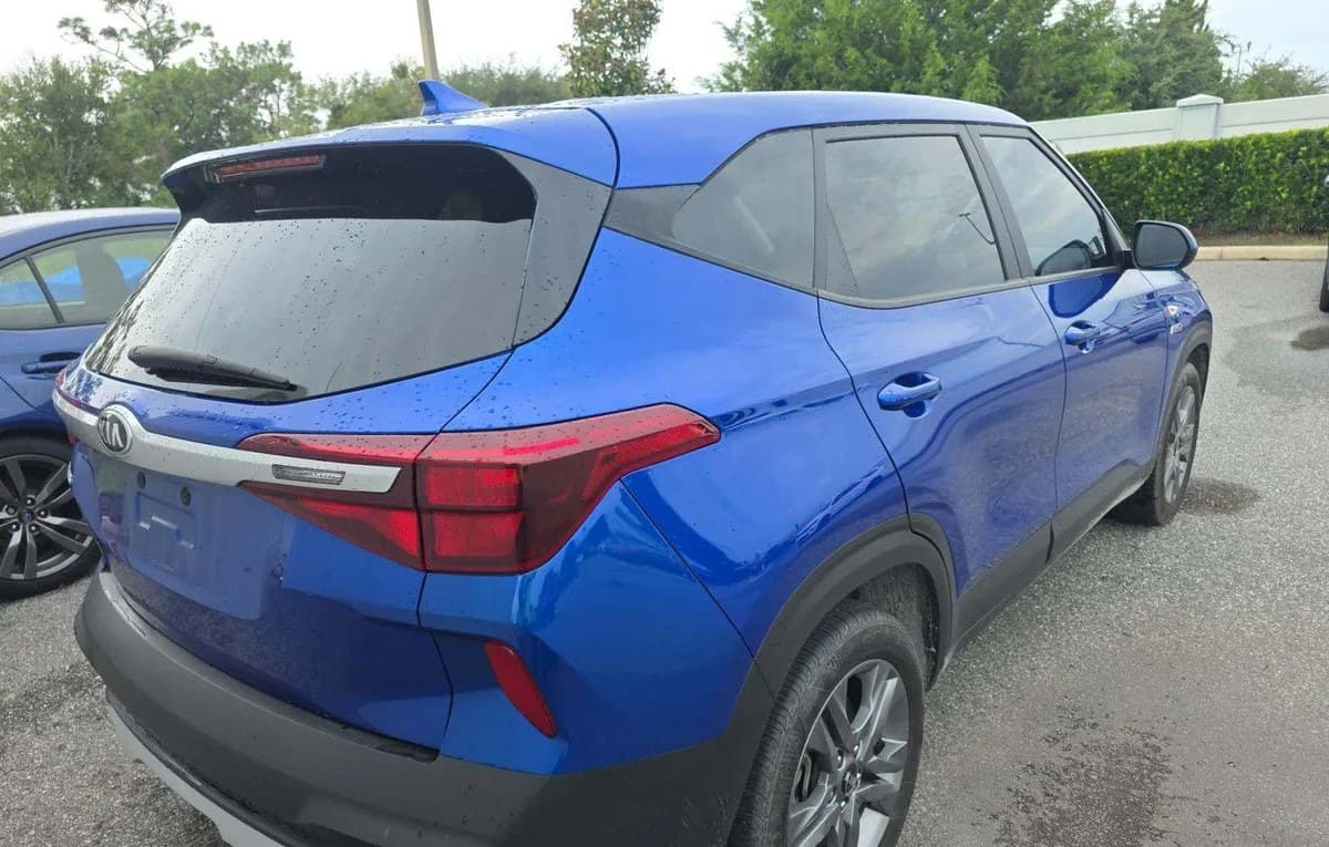 2021 KIA SELTOS LX 4